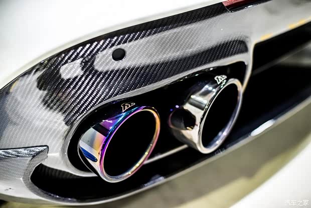 法拉利 F12berlinetta 2014款 基本型 法拉利 F12berlinetta 2014款 基本型