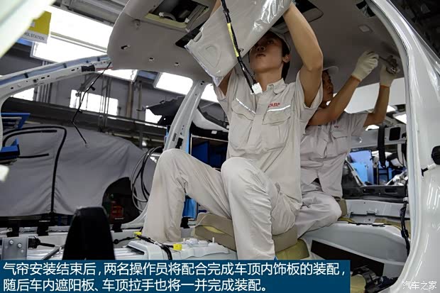 东风英菲尼迪 英菲尼迪Q50L 2015款 2.0T 豪华运动版 东风英菲尼迪 英菲尼迪Q50L 2015款 2.0T 豪华运动版