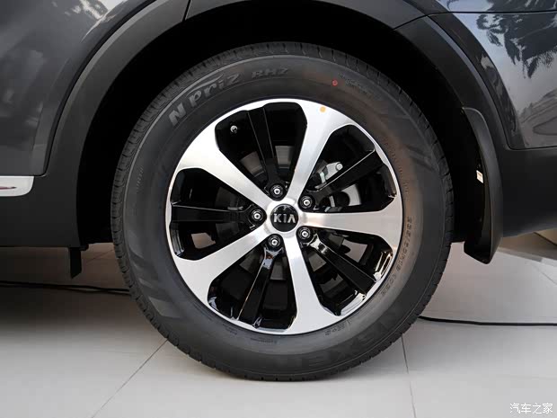 起亚(进口) 索兰托 2015款 索兰托L 2.4L GDI 汽油4WD精英版 5座