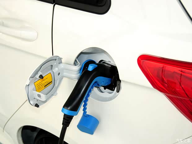 北汽新能源 EV系列 2015款 EV200 輕享版