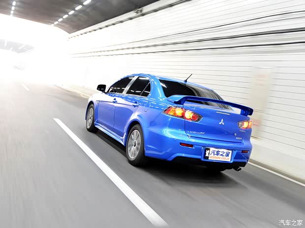 东南汽车 翼神 2015款 2.0L CVT旗舰型 东南汽车 翼神 2015款 2.0L CVT旗舰型