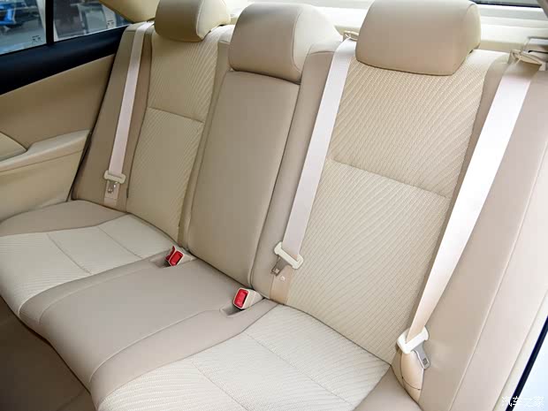 广汽丰田 凯美瑞 2015款 2.0E 精英版