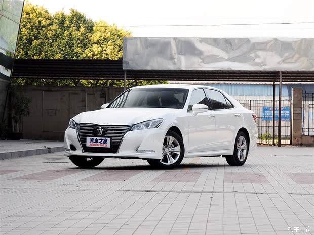 一汽丰田 皇冠 2015款 2.5L 精英版 一汽丰田 皇冠 2015款 2.5L 精英版