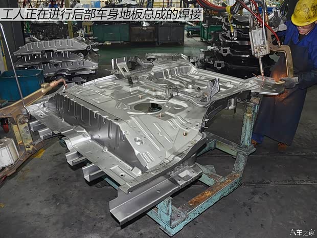 众泰汽车 众泰T600 2014款 2.0T 自动豪华型 众泰汽车 众泰T600 2014款 2.0T 自动豪华型