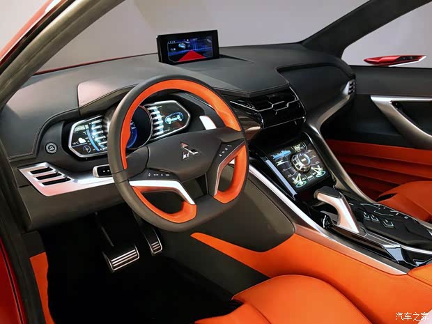 三菱(進(jìn)口) 三菱XR-PHEV 2015款 Concept II 三菱(進(jìn)口) 三菱XR-PHEV 2015款 Concept II