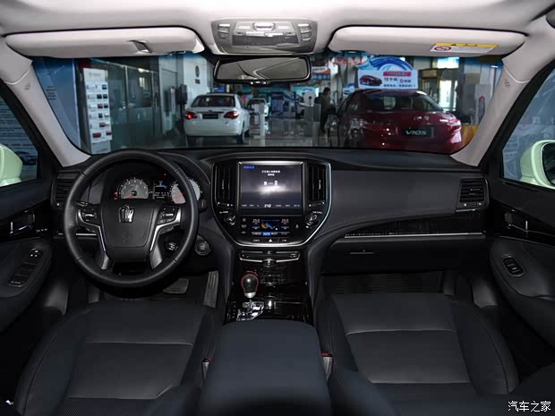 一汽丰田 皇冠 2015款 2.5L 尊享版