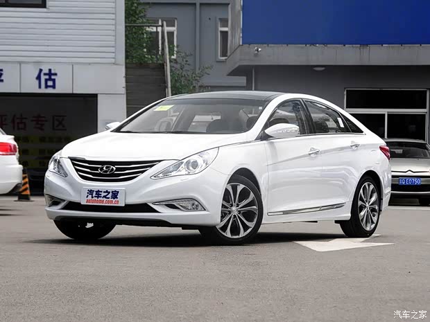 北京現(xiàn)代 索納塔八 2015款 經(jīng)典 2.0L 自動領先版