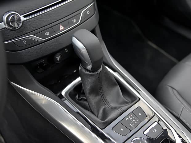 东风标致 标致308S 2015款 1.6T 自动睿驰版