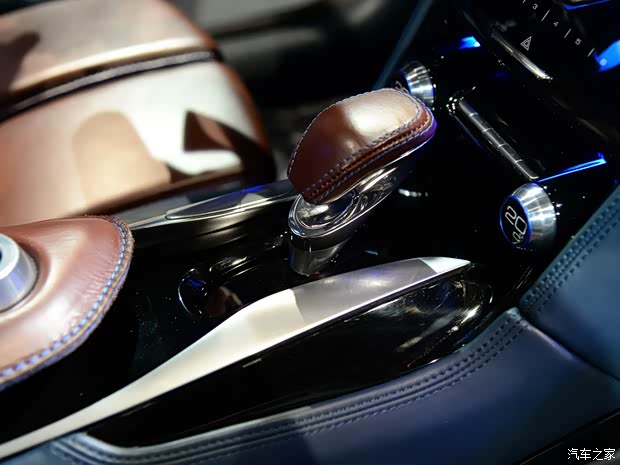 英菲尼迪(进口) 英菲尼迪QX30 2015款 基本型 英菲尼迪(进口) 英菲尼迪QX30 2015款 基本型