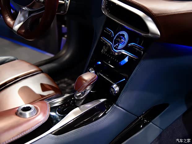 英菲尼迪(进口) 英菲尼迪QX30 2015款 基本型 英菲尼迪(进口) 英菲尼迪QX30 2015款 基本型