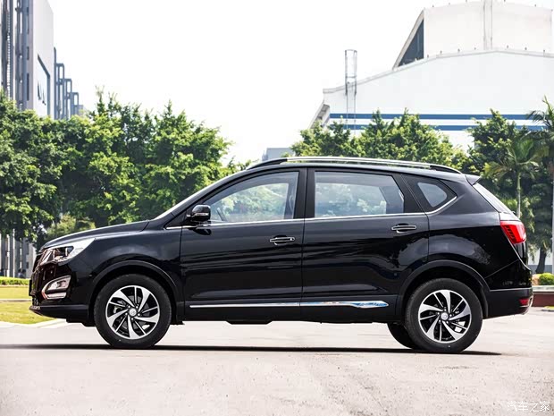 上汽通用五菱 寶駿560 2015款 基本型