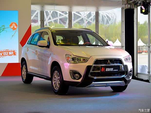 廣汽三菱 勁炫ASX 2015款 2.0L 自動四驅尊貴版