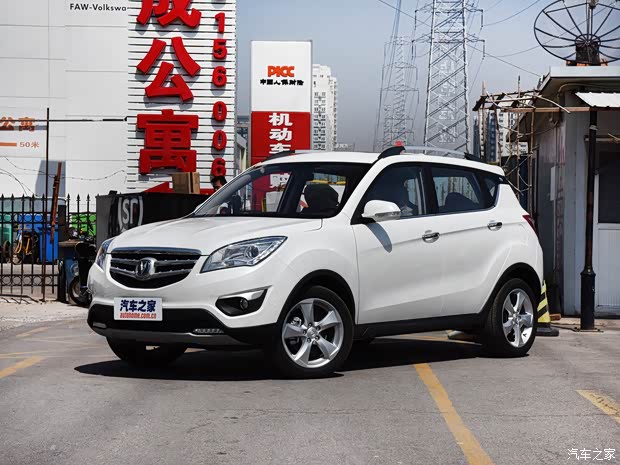 长安汽车 长安CS35 2015款 1.6L 自动尊贵型 国V 长安汽车 长安CS35 2015款 1.6L 自动尊贵型 国V