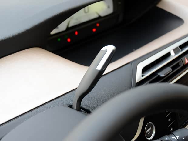 雪铁龙(进口) C4毕加索 2015款 Grand 1.6T 时尚型 7座