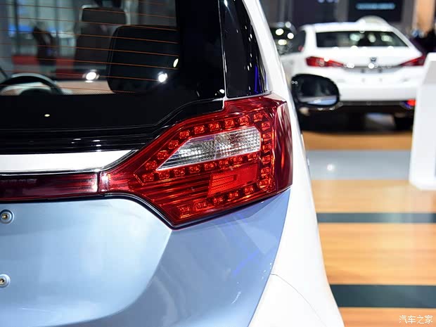 众泰汽车 众泰E200 2014款 基本型 众泰汽车 众泰E200 2014款 基本型