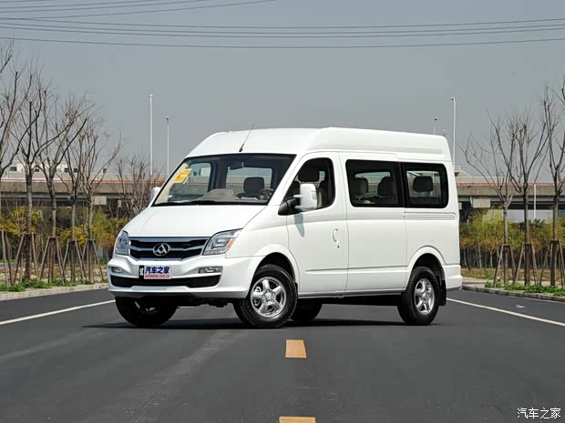 上汽商用車 上汽大通V80 2015款 2.5T AMT商杰版短軸中頂