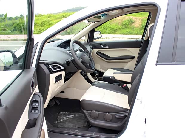 奇瑞汽車(chē) 艾瑞澤M7 2015款 2.0L 寬享版