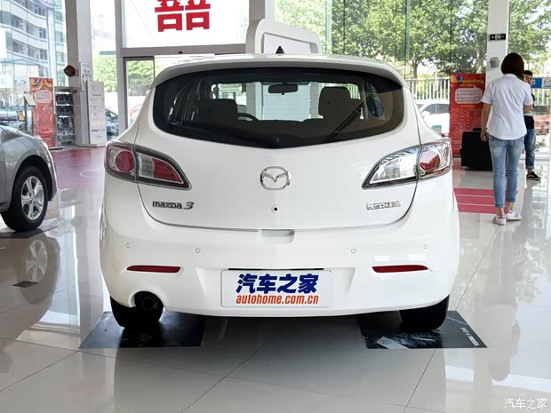 长安马自达 马自达3星骋 2015款 两厢 1.6L 手动舒适型 长安马自达 马自达3星骋 2015款 两厢 1.6L 手动舒适型