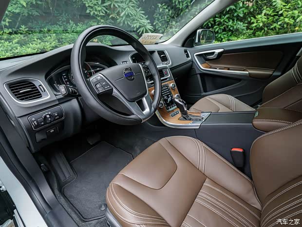 沃尔沃亚太 沃尔沃S60L 2015款 E驱混动 2.0T 智越版 沃尔沃亚太 沃尔沃S60L 2015款 E驱混动 2.0T 智越版