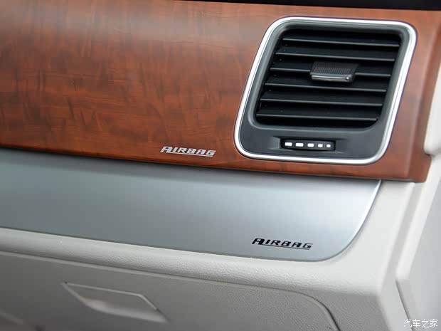 上汽商用車 上汽大通G10 2015款 2.0T 手動紀念版