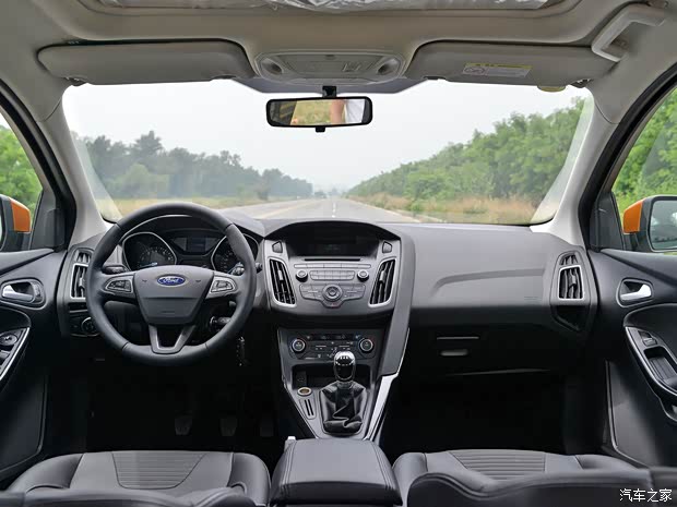 長(zhǎng)安福特 福克斯 2015款 兩廂 1.0L GTDi 手動(dòng)超能風(fēng)尚型