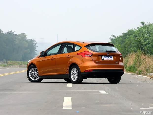 長安福特 ?？怂?2015款 兩廂 1.0L GTDi 手動超能風尚型