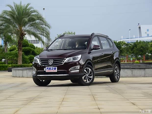 上汽通用五菱 宝骏560 2015款 1.8L 手动豪华型 上汽通用五菱 宝骏560 2015款 1.8L 手动豪华型