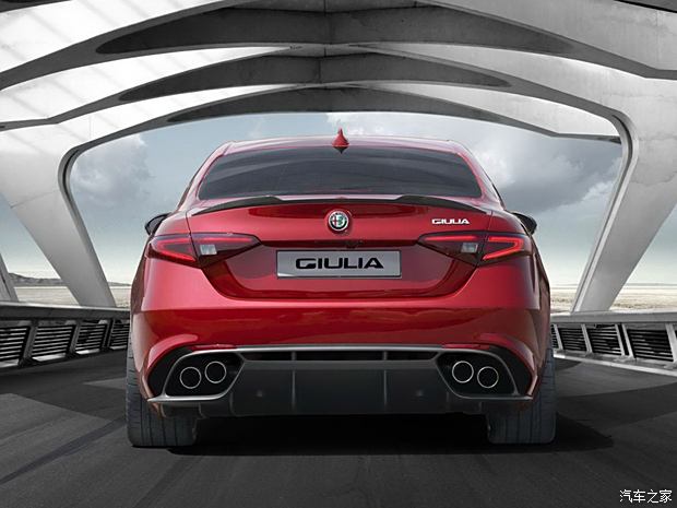 ŷ Giulia 2015 