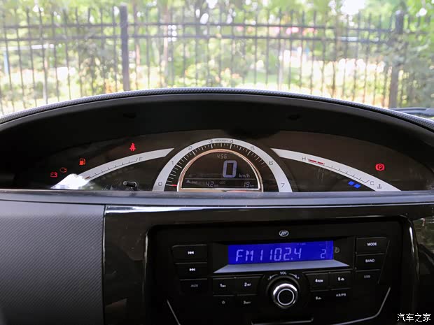 力帆汽车 乐途 2015款 1.2L 基本型