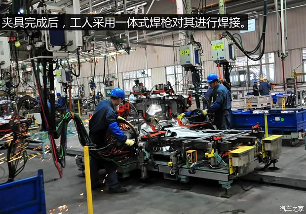 上汽商用车 上汽大通G10 2014款 2.0T 自动行政版 上汽商用车 上汽大通G10 2014款 2.0T 自动行政版