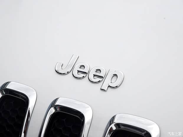 Jeep(進(jìn)口) 自由光(進(jìn)口) 2015款 2.4L 精英版