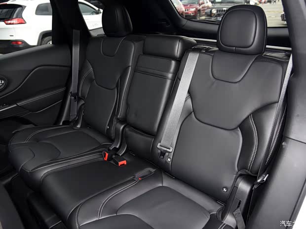 Jeep(进口) 自由光(进口) 2015款 2.4L 精英版