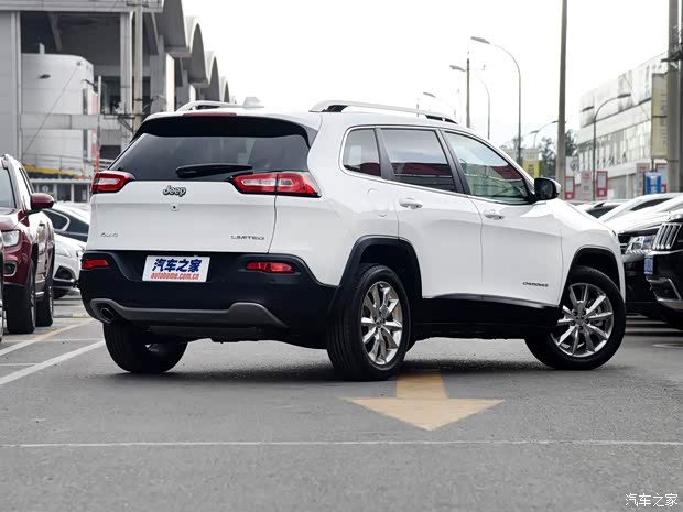 Jeep(進(jìn)口) 自由光(進(jìn)口) 2015款 2.4L 精英版