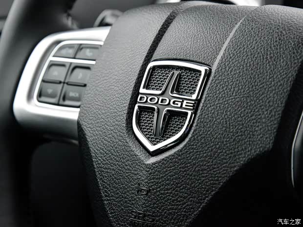 道奇(进口) 酷威 2015款 2.0TD 四驱尊尚版 道奇(进口) 酷威 2015款 2.0TD 四驱尊尚版