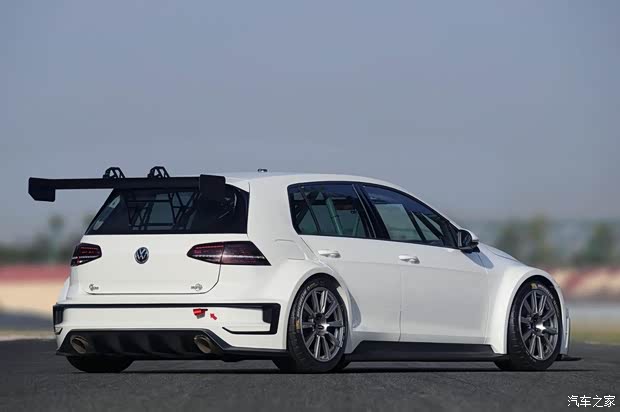 大众(进口) 高尔夫(进口) 2015款 2.0TSI R 大众(进口) 高尔夫(进口) 2015款 2.0TSI R