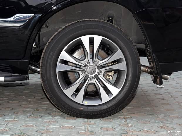 奇瑞汽车 瑞虎3 2015款 1.6L 手动风尚周年运动版