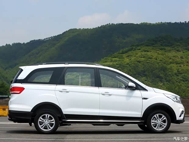 北汽銀翔 幻速H3 2015款 基本型 北汽銀翔 幻速H3 2015款 基本型