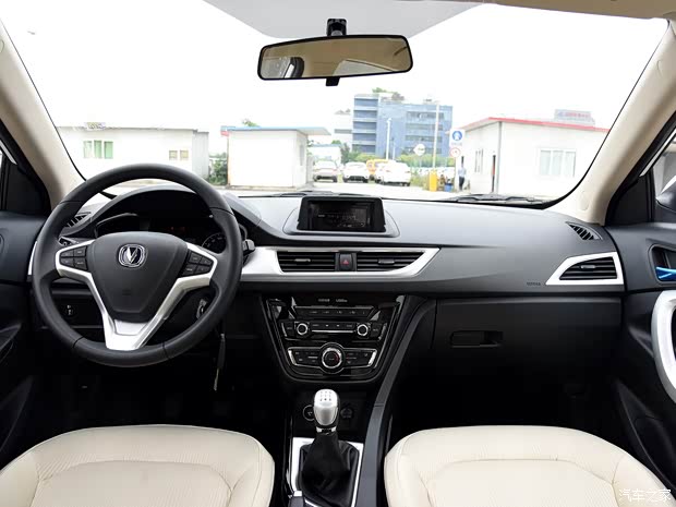 长安汽车 悦翔V7 2015款 1.6L 手动乐活型 国IV 长安汽车 悦翔V7 2015款 1.6L 手动乐活型 国IV