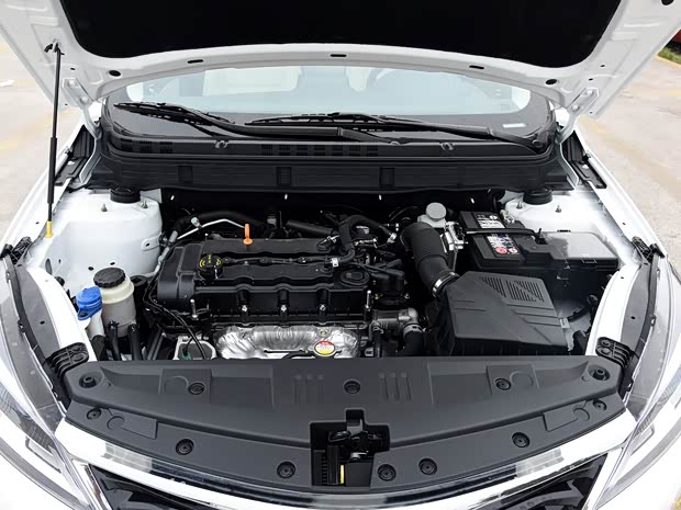 长安汽车 悦翔V7 2015款 1.6L 手动乐活型 国IV 长安汽车 悦翔V7 2015款 1.6L 手动乐活型 国IV