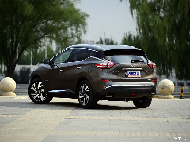 東風(fēng)日產(chǎn) 樓蘭 2015款 2.5T S/C HEV XV 四驅(qū)混動旗艦版