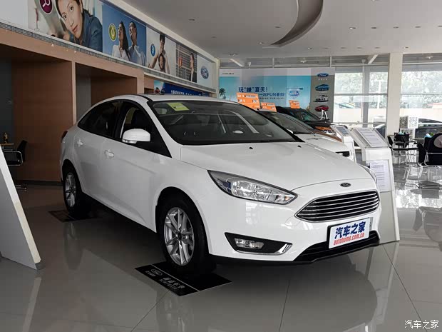 長(zhǎng)安福特 福克斯 2015款 三廂 1.0L GTDi 手動(dòng)超能風(fēng)尚型
