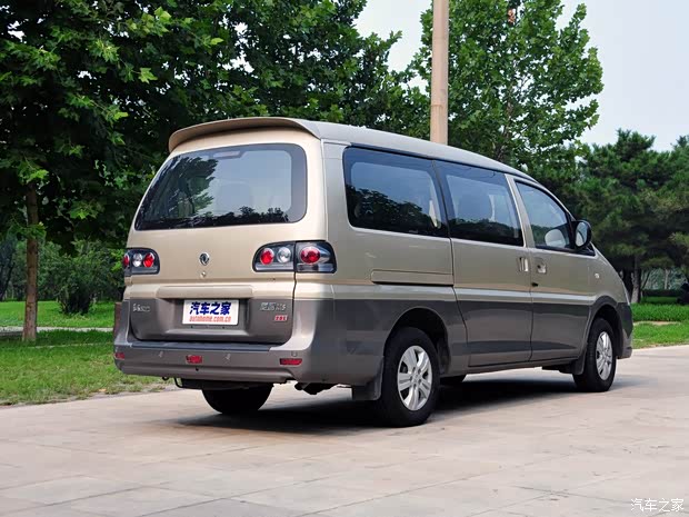 东风风行 菱智 2015款 M5 Q7 2.0L 7座长轴舒适版 东风风行 菱智 2015款 M5 Q7 2.0L 7座长轴舒适版