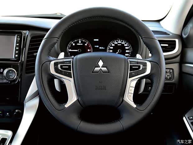 三菱(進(jìn)口) 帕杰羅·勁暢(進(jìn)口) 2016款 基本型