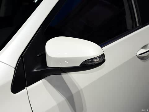 2016款 双擎 1.8H V E-CVT豪华版 2016款 双擎 1.8H V E-CVT豪华版