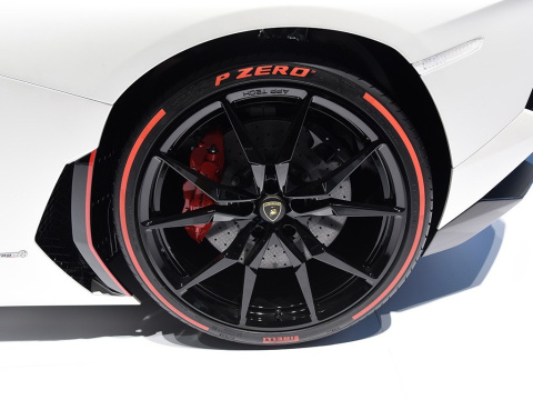 2015 LP 700-4 Pirelli