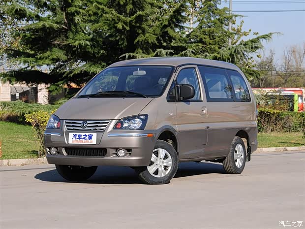 东风风行东风风行菱智2013款 M5 Q7 2.0L 9座长轴舒适型