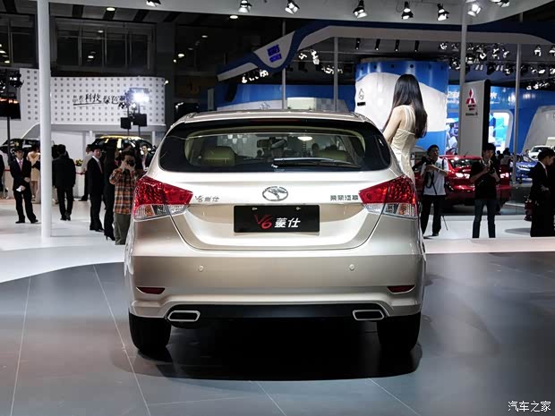 东南东南汽车V6菱仕2013款 基本型