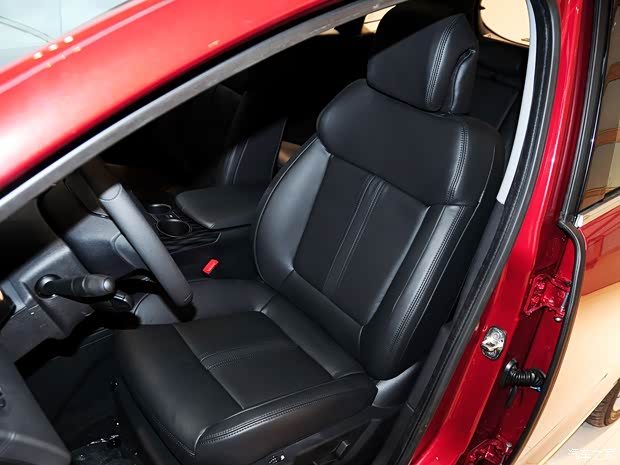 标致东风标致标致30082013款 2.0L 自动潮流版