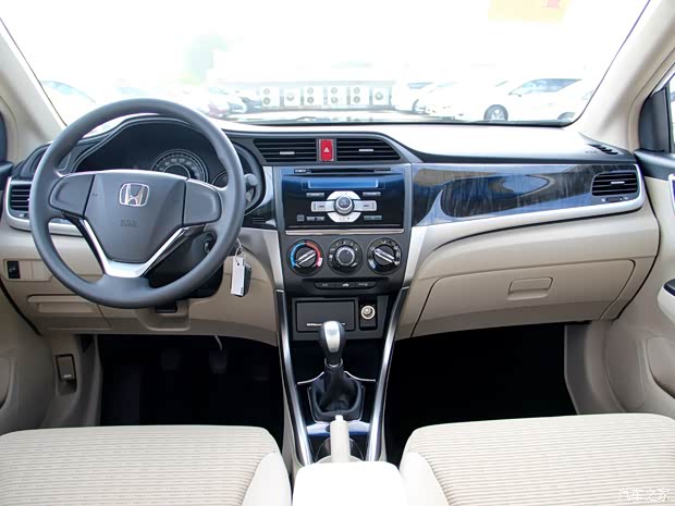 广汽本田 凌派 2013款 1.8L 手动舒适版 广汽本田 凌派 2013款 1.8L 手动舒适版