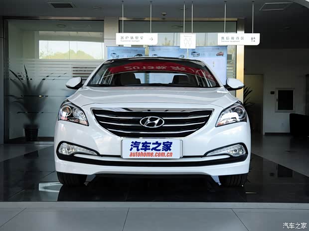 現(xiàn)代北京現(xiàn)代名圖2014款 1.8L 自動(dòng)DLX 現(xiàn)代北京現(xiàn)代名圖2014款 1.8L 自動(dòng)DLX